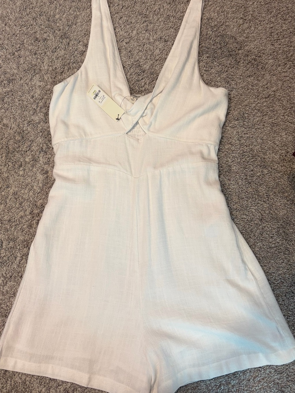 New with tag Francesca Romper White - Style:
ARC5001